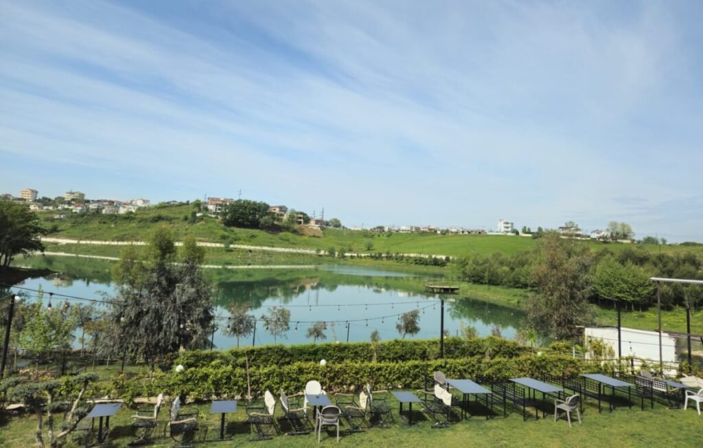 FARKA LAKE VIEW
THE GOLDEN FISH RESTAURANT